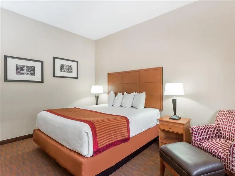 Hotel Baymont By Wyndham Savannah/Garden City