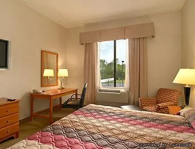 Baymont By Wyndham Savannah/Garden City Hotel Savannah